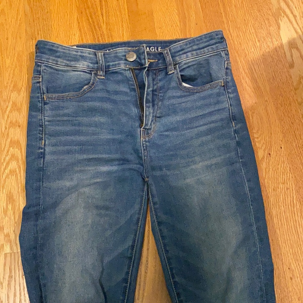 American Eagle High Waisted Medium Wash Denim Jean